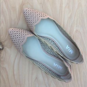 Mia Macy laser cut flat